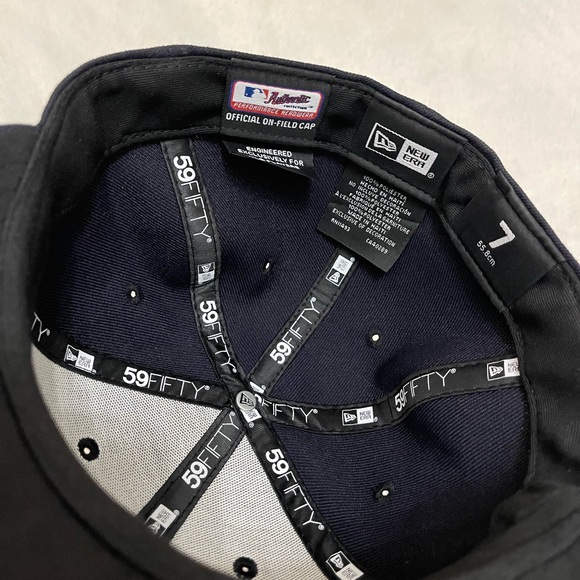 NAVY NEW ERA 59 FIFTY YANKEES HAT🦋 - Picture 3 of 6